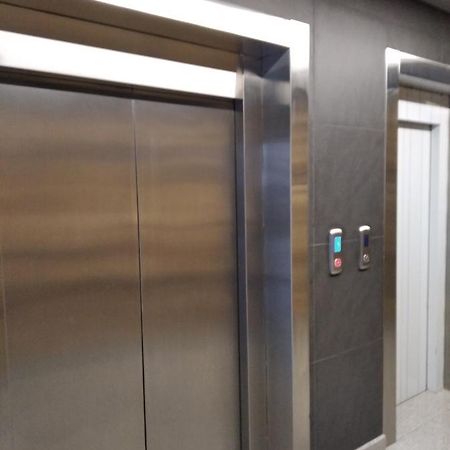 Sky House Exclusive Apartments キシナウ エクステリア 写真